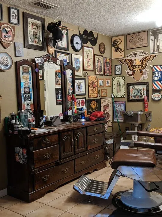 https://cdn.salonspotlight.com/photos/Dh4t4YLHgw4Iwjk4sxUs/78a313fd-dda0-45ef-9f1a-cb4c810cfc21_720x720