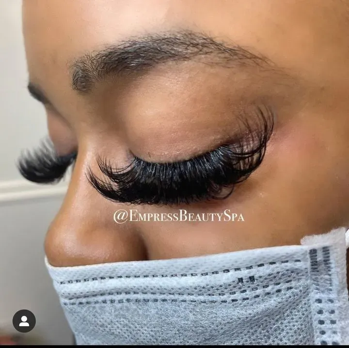 https://cdn.salonspotlight.com/photos/Dh5EmfgUfx9L09K7gpQo/af8a3a61-bed5-49f4-a03f-2c7f258ea1fd_720x720