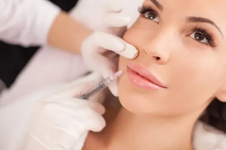 https://cdn.salonspotlight.com/photos/DhBqN4SPPM2voJ4Wriav/e09659ce-96ed-454c-a79d-7d82957a7598_720x720