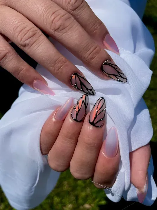 https://cdn.salonspotlight.com/photos/DiYokoNkSrc9Fdu4Nsn3/1bef4e94-3879-4bb1-b0f8-20030139ff1c_720x720