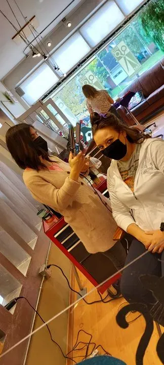 https://cdn.salonspotlight.com/photos/Dl86p3jVYFEvqTMoDBde/c9d54d49-c598-48e3-a8dd-fd921549d986_720x720