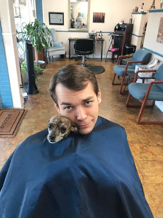 https://cdn.salonspotlight.com/photos/DoAHTvmbquQMI038rz94/9291917d-8916-49b5-a471-15f588667c34_720x720