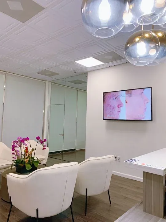 https://cdn.salonspotlight.com/photos/DoqrzNvfeTth751fMET0/5b81ca11-7611-40be-a4c3-b5a3fbf5aebc_720x720