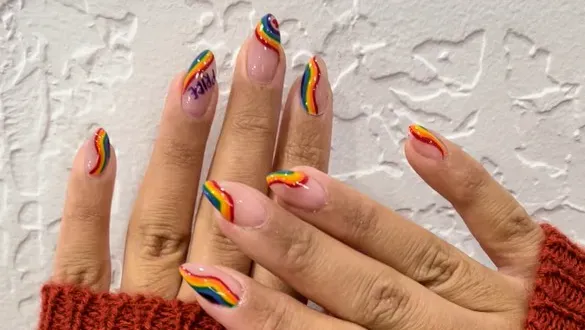 https://cdn.salonspotlight.com/photos/DpBpl0UMNZ0PppUWl75M/de697637-ad28-4c5f-83bb-fc4ba794c2bc_720x720