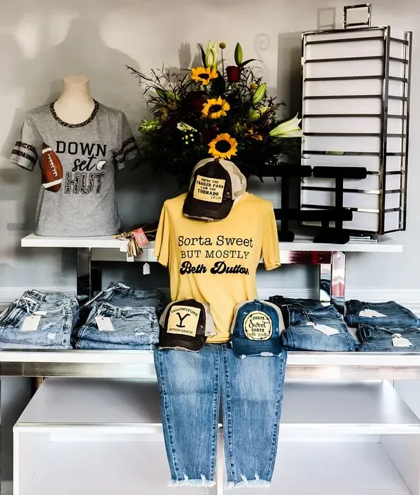 https://cdn.salonspotlight.com/photos/DsoiMCWCq7E7CiyLF1DR/41be902f-188f-4e06-87c2-6623a02bc925_720x720