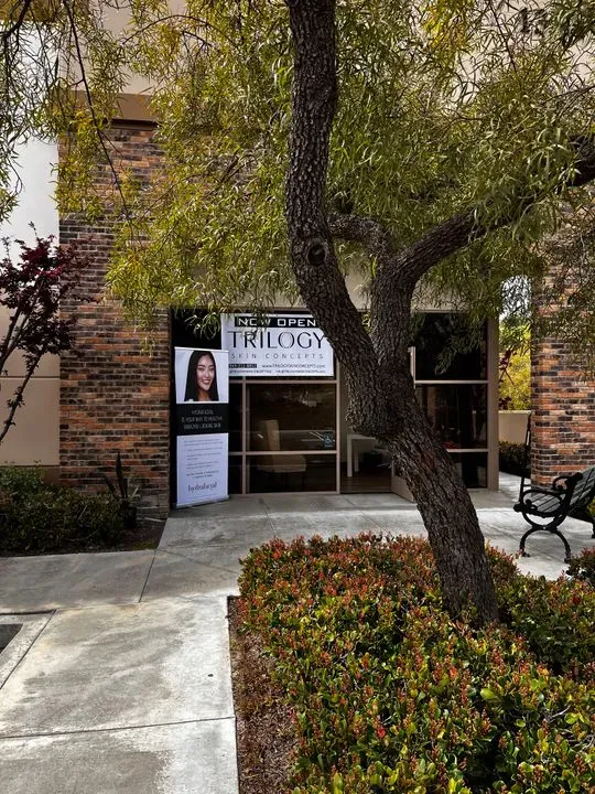 https://cdn.salonspotlight.com/photos/Dt4PTynSXQOlzBcMxwAY/6c7f2c3c-0337-41ec-b6a9-fff614c5d76a_720x720