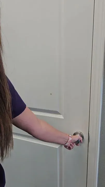 https://cdn.salonspotlight.com/photos/DxFTyg56nzOniJlwREt8/16739af1-de2e-4489-b0a8-d4a13486a1f1_720x720