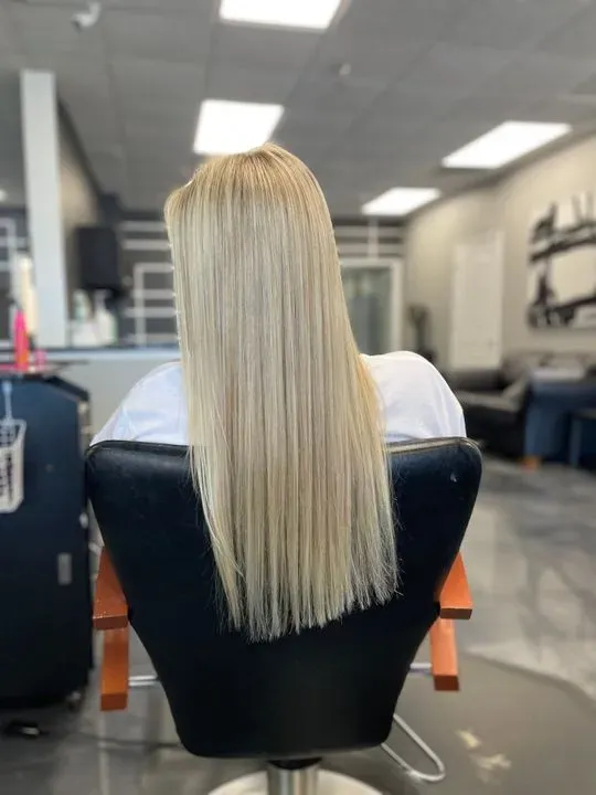 https://cdn.salonspotlight.com/photos/DxFTyg56nzOniJlwREt8/289e6751-73d5-45d7-8e0c-539b50db0294_720x720