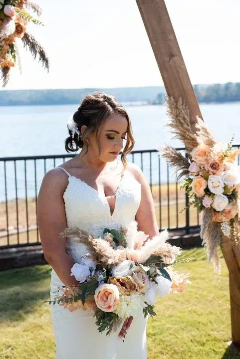 https://cdn.salonspotlight.com/photos/DxFTyg56nzOniJlwREt8/ded12c7f-10b1-4b91-a891-e4aa06221de5_720x720