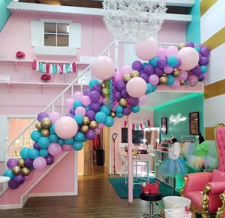https://cdn.salonspotlight.com/photos/E1EAu6rL9FYcfp6qGf7t/2f2029ae-d37a-4ab5-81a4-eeaaa0537b52_720x720