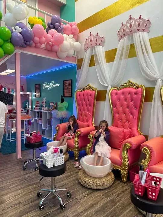 https://cdn.salonspotlight.com/photos/E1EAu6rL9FYcfp6qGf7t/8b43524d-543b-4a16-933e-d50029d91ea0_720x720