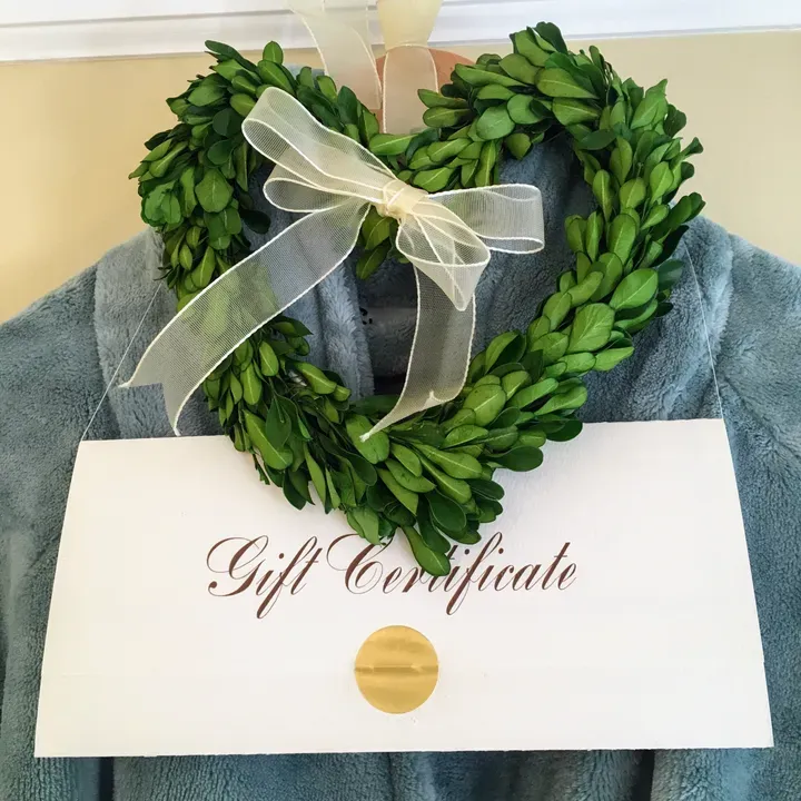 https://cdn.salonspotlight.com/photos/E1qhgDPCLDHRixSkDxg7/41c7dae2-6016-48ce-a541-dc7bff7a661a_720x720