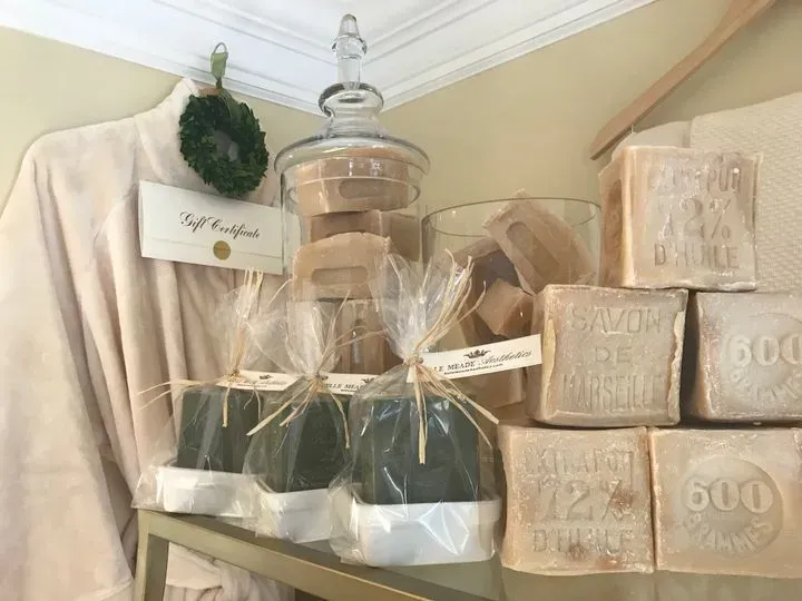 https://cdn.salonspotlight.com/photos/E1qhgDPCLDHRixSkDxg7/6768b25e-fbfd-4997-92fc-73d7c25e7731_720x720
