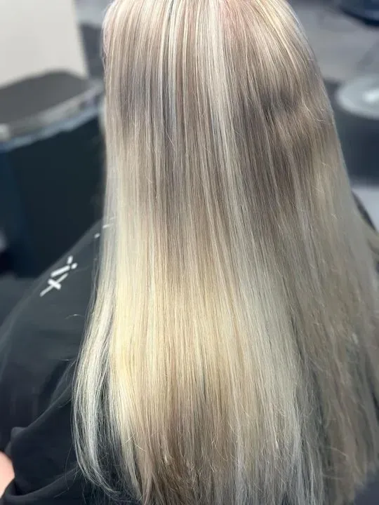 https://cdn.salonspotlight.com/photos/E3oVnLr7nf7X3TEkwK4U/2df48441-7353-4afe-94fa-19ca85b4c0fe_720x720