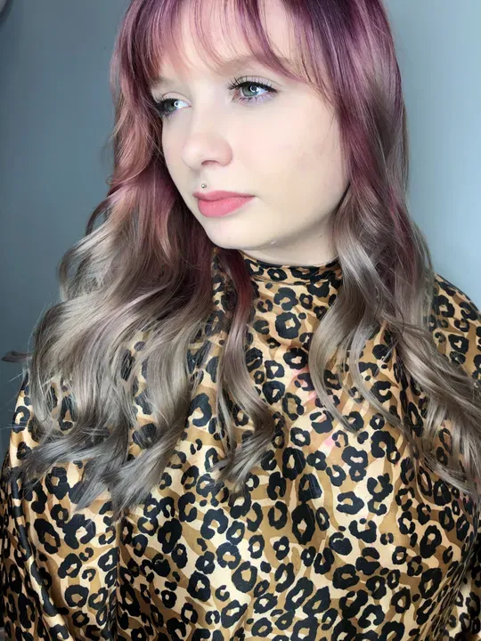 https://cdn.salonspotlight.com/photos/E6hPiAHtpu4Tjnvptn3V/d68752c7-3f7a-44b5-9849-ab151b4eed89_720x720