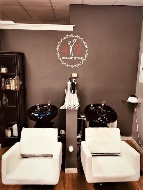 https://cdn.salonspotlight.com/photos/E899Pwgy8bvrKkJ8O9q4/3c15fb1f-e200-456b-98d3-9000f1146537_720x720