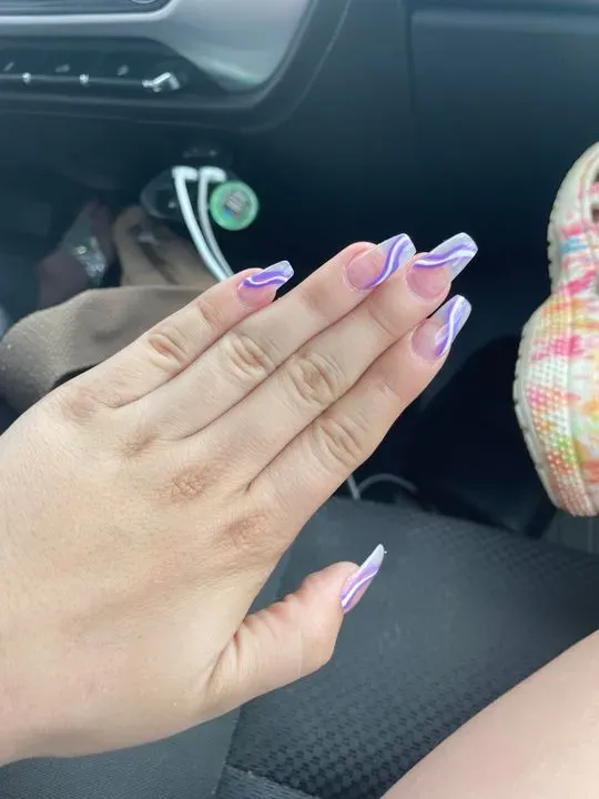 https://cdn.salonspotlight.com/photos/E8BOsZXkelcY8lKj1gkz/74ec26ab-e2a8-40a9-a07f-f99eedc8a6b4_720x720