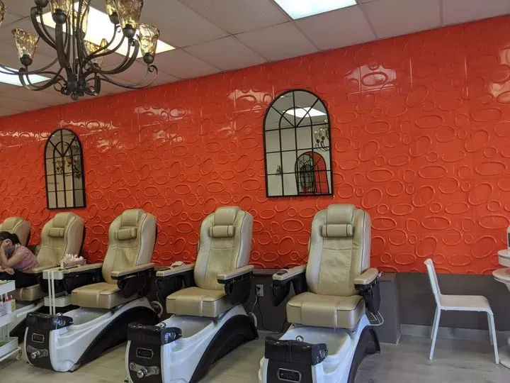 https://cdn.salonspotlight.com/photos/E8BOsZXkelcY8lKj1gkz/f76c43ef-656f-46d9-8499-ea9fac094454_720x720