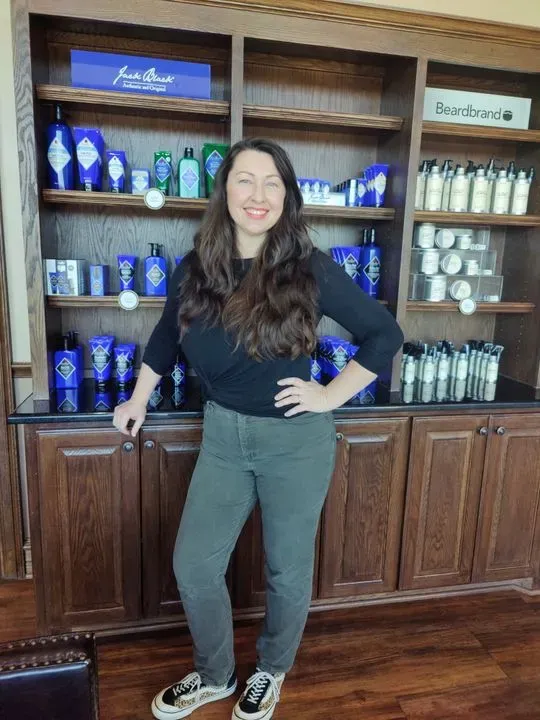 https://cdn.salonspotlight.com/photos/ECBr5mq1wYcHFN5MTJD2/5c505bcf-a55c-4415-8f62-1c5006f24be4_720x720