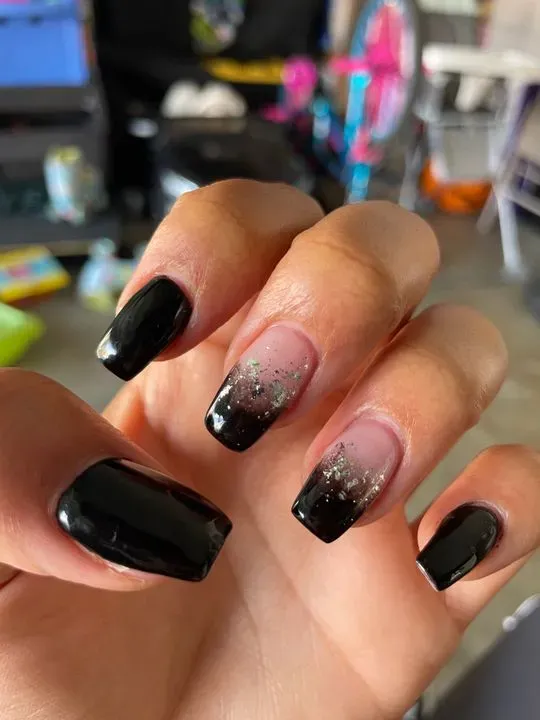 https://cdn.salonspotlight.com/photos/EDJUeKlGcPV9zZcRgUj3/8f0c8499-9424-4c38-a4b3-708dc4d0b396_720x720
