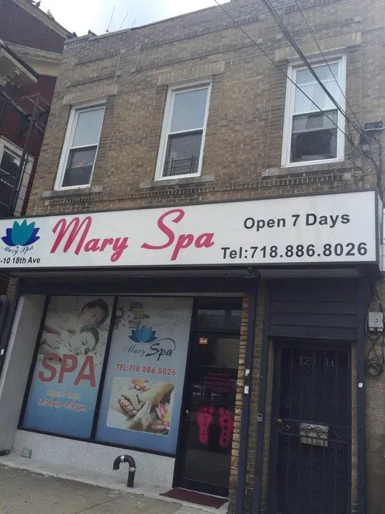 https://cdn.salonspotlight.com/photos/EG5KAypq2Fho1u03Shxj/346d7409-27ec-49e1-a29a-6f1e0ff3f755_720x720