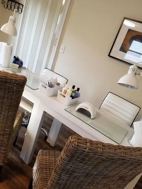 https://cdn.salonspotlight.com/photos/EHEMQT9ctJ2AsyZtPXxj/99d9000a-4439-4d0c-88f0-cce76e1b8e2d_720x720