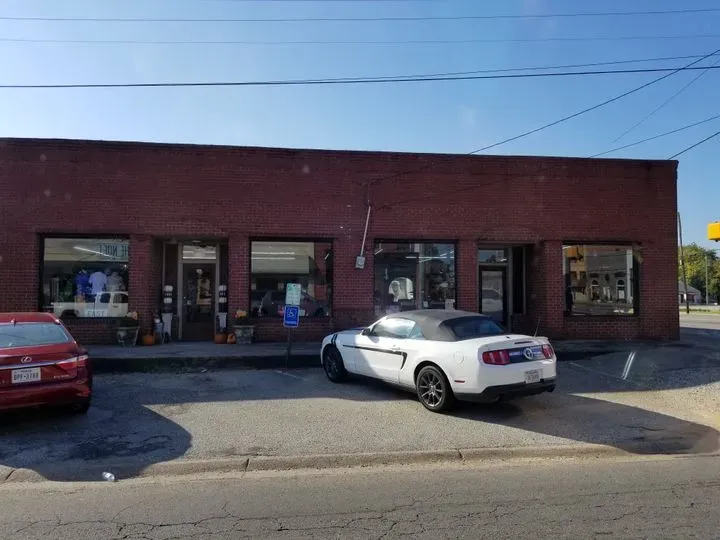 https://cdn.salonspotlight.com/photos/EIQUU6jgedwnTrySBq4b/5cfed3bd-42c2-405c-9f14-73baf5706295_720x720