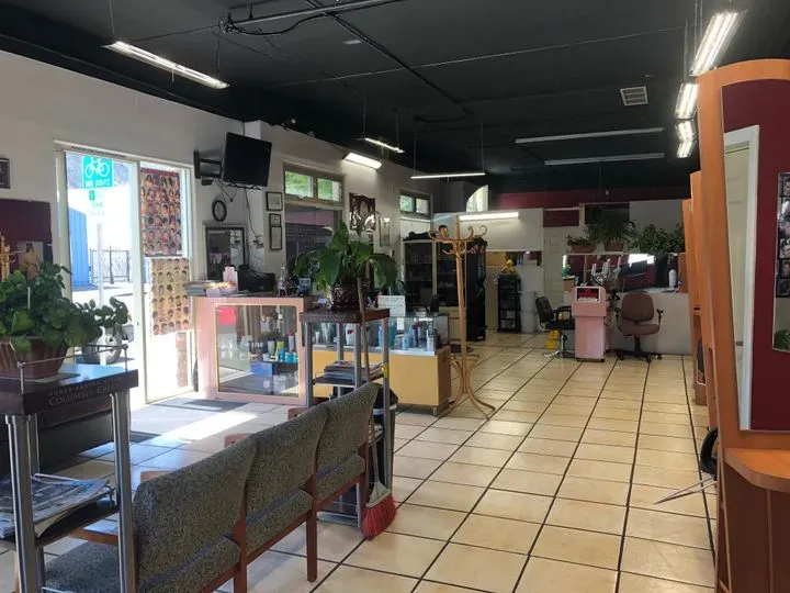 https://cdn.salonspotlight.com/photos/EJA467z6hWMIlyncu8E9/699556ba-3326-4ea1-be2d-351b9d25a7a4_720x720