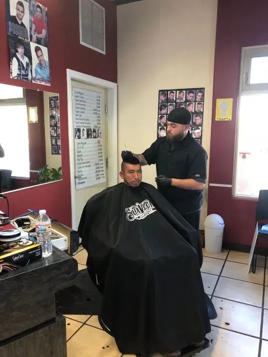 https://cdn.salonspotlight.com/photos/EJA467z6hWMIlyncu8E9/dae54727-6a4c-4b41-9a39-bf57bcd00432_720x720