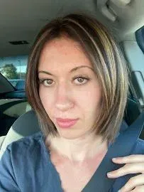 https://cdn.salonspotlight.com/photos/EJCKRu6UdayI2mgst0Gy/70346e87-81ad-4c08-af3a-29cce96a6f91_720x720