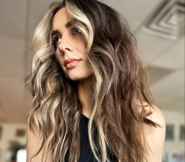 https://cdn.salonspotlight.com/photos/EJjFYQW0GDbQ5hwqTyj2/63e2c035-9613-4c83-94a8-58a8e923b11e_720x720