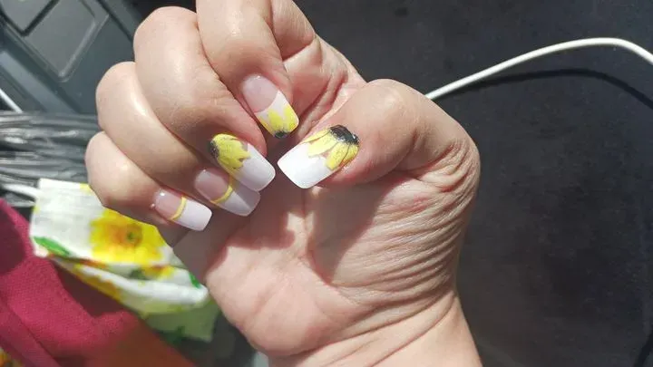 https://cdn.salonspotlight.com/photos/EMqHKezVxOkWV2d5Xqq0/b2c82dad-8d91-40ce-b74b-a3c4633d38ef_720x720