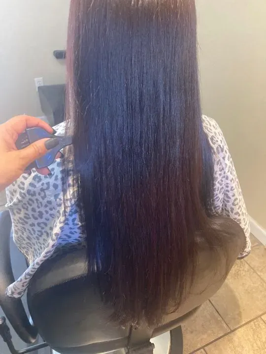 https://cdn.salonspotlight.com/photos/EOvKtZhHdQeKpusSh8sf/2712dc5d-3563-4400-b874-4bc6f293d384_720x720