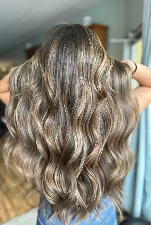 https://cdn.salonspotlight.com/photos/EOwX2NI92gylJZv937m0/116df9b6-7042-401b-a4cb-1314c3e8c07b_720x720
