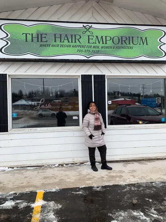 https://cdn.salonspotlight.com/photos/ERmeQnY7pycNjpINesbO/5ca287a2-7561-46f3-8cb2-461ed8d46c2d_720x720