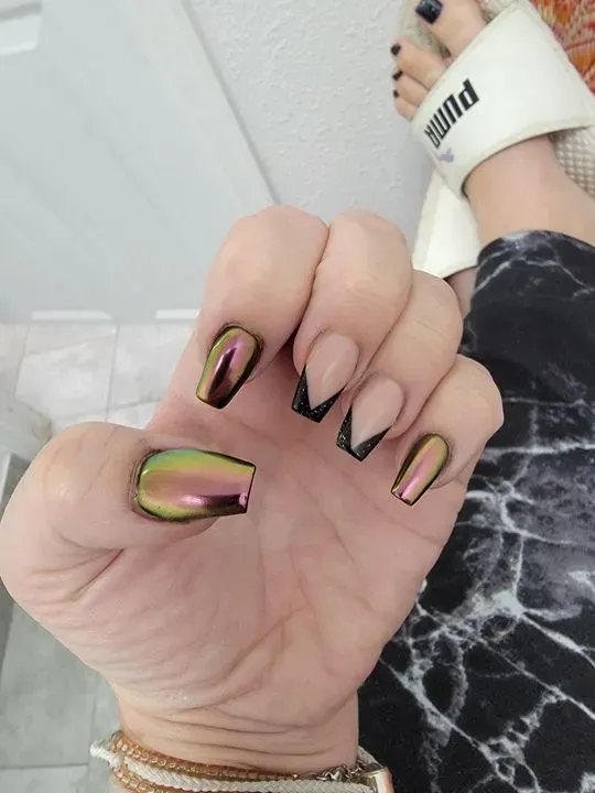 https://cdn.salonspotlight.com/photos/ESBq9idBmG7eZLMUnnu4/92761e22-9d1f-432a-b5bf-82655663b20e_720x720