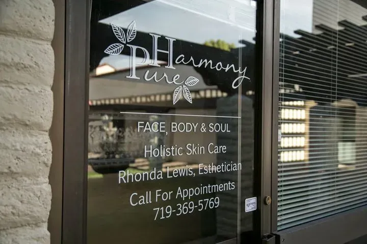 https://cdn.salonspotlight.com/photos/ETGMhZEEg2gYHccX7ZiR/6f652750-21d5-4b8f-85ea-cc3cc31ee086_720x720