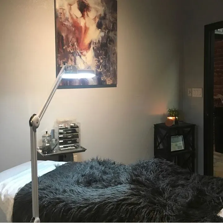 https://cdn.salonspotlight.com/photos/EV1TikUug7nApAX1btmP/829092cf-b321-4468-b737-6e63ce237c73_720x720