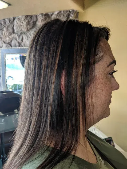 https://cdn.salonspotlight.com/photos/EVvYIyTPZnBFc0FxBSqu/f297da77-3050-4b85-bf16-72ef69a9f4e3_720x720