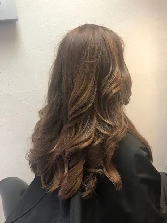 https://cdn.salonspotlight.com/photos/EW26c76PJ39c9Kzker6W/230a553d-eb31-418f-9f9b-22cf05aeeeb5_720x720