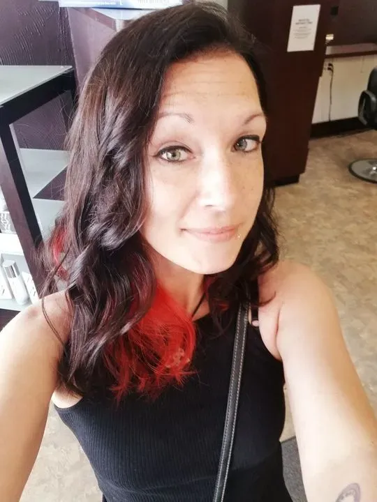 https://cdn.salonspotlight.com/photos/EWJTzstsGd4x43IR5gx5/296d4598-4e65-40d2-a5cf-2f05a09cb4b6_720x720
