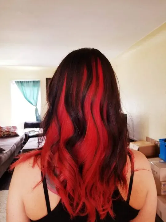 https://cdn.salonspotlight.com/photos/EWJTzstsGd4x43IR5gx5/9ca61a2e-65c0-4ca2-94fb-608fea855c21_720x720