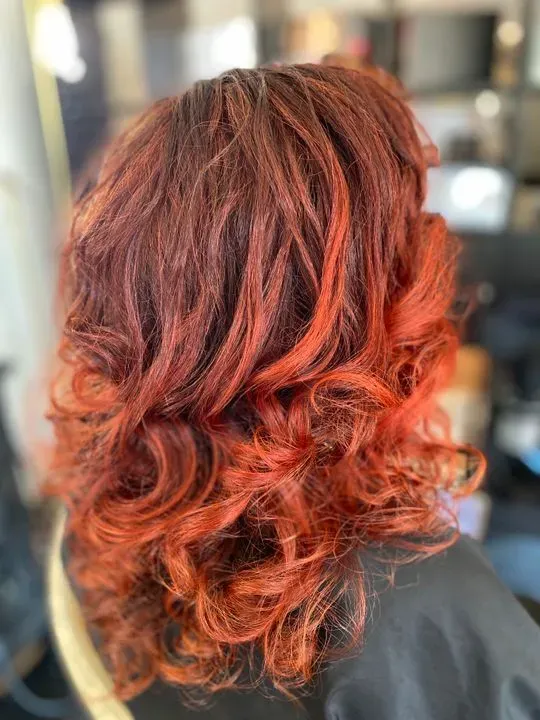 https://cdn.salonspotlight.com/photos/EX5d4HWSTYaIL7F2R6Nm/da6d2a63-64e8-44e8-818d-7c7768464210_720x720