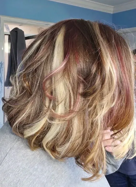 https://cdn.salonspotlight.com/photos/EYDMIRtPw2SMAdIm3Uq8/076dac1e-fe67-4134-848a-fa06938ec41f_720x720