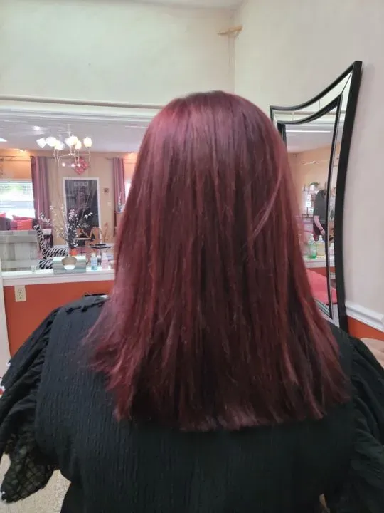 https://cdn.salonspotlight.com/photos/EbOVVtyV69LOZUd4Cu2J/845bc79a-1b67-4599-8201-4b5674b9528e_720x720
