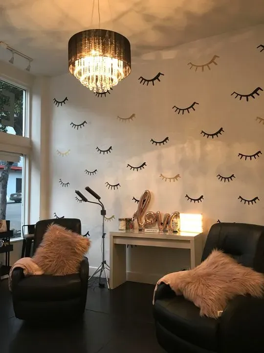 https://cdn.salonspotlight.com/photos/EcMYshchy1KBhg2hLpqM/57a013a0-bfee-4377-9e59-d9873b364b38_720x720