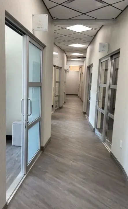 https://cdn.salonspotlight.com/photos/EeuvvZIpxlHJ1Gjo03wh/db8b1146-fd83-4f22-9b41-c2ba10f61a6c_720x720