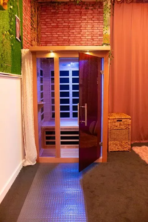 https://cdn.salonspotlight.com/photos/EhFRyWx2RHhtjAGTXFwy/31093d5a-3323-4369-a37d-82f2a13d2cbb_720x720