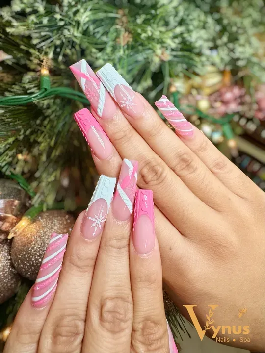 https://cdn.salonspotlight.com/photos/Ejz9Vf4rBqFgxRuWIunR/d21ede4f-5653-433c-8f3a-d90da9951527_720x720