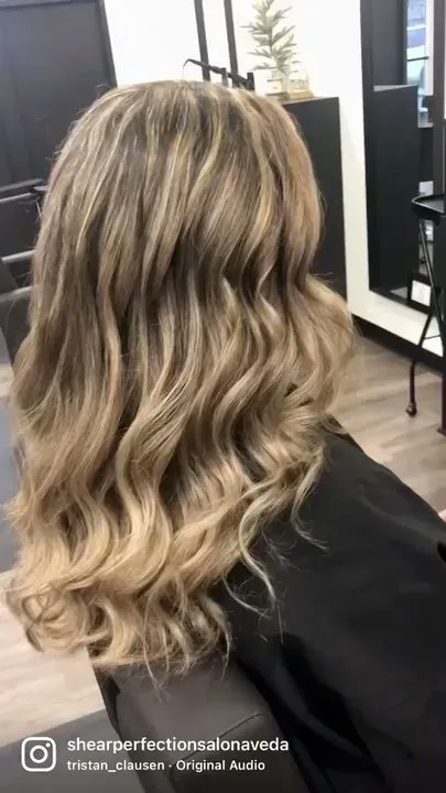 https://cdn.salonspotlight.com/photos/EkL4VHxasNX0YECXeloD/3f62ed64-fb3a-4cfc-b9f6-8f3596e14cf6_720x720